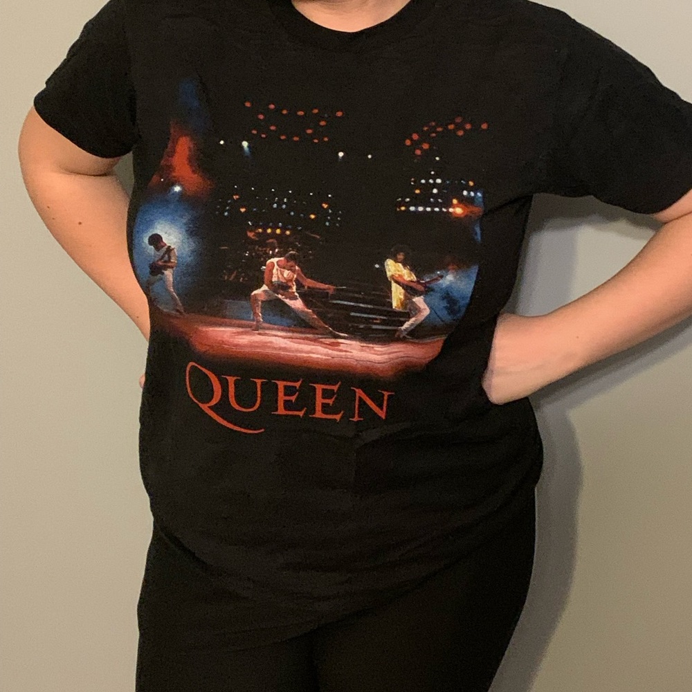 Queen tee